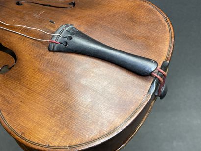 Violon. 
Portant l' étiquette 