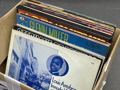 Carton de vinyles 33 tours. 
Jazz dont Louis...