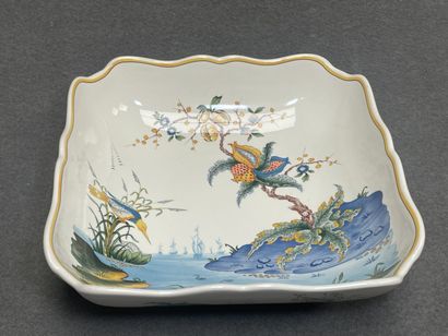 Gien 
Coupe creuse en faience modèle Magellan....