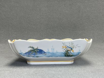 Gien 
Coupe creuse en faience modèle Magellan....