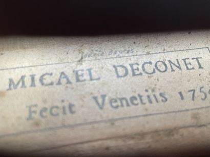 Violon
portant l' étiquette 