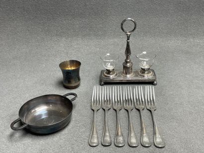 CHRISTOFLE. 
Saleron, timbale, coupe à deux...