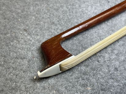 Archet de Violon. 
L. :74,3 cm.