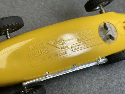 SCALEXTRIC, Triang: 
Voiture de course miniature...