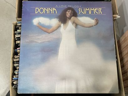 Deux cartons de disques vinyles 33 tours
Variété...