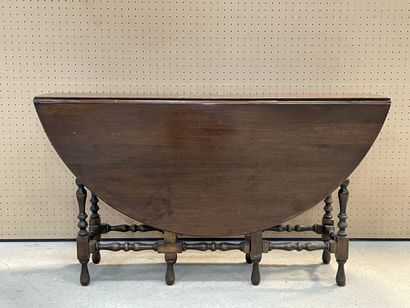 Table gateleg 
76 x 137 x 137 cm. 
76 x 137...