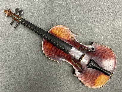 Violon
portant l' étiquette 