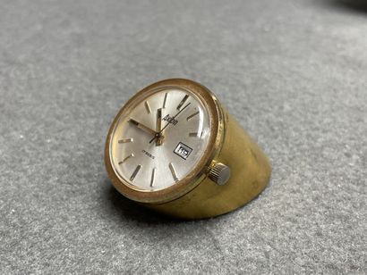 Horlogerie: 
Jaeger baromètre. D. :16 cm....
