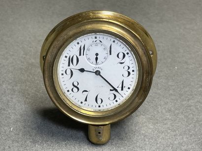 Pendulette de bateau et baromètre en laiton...