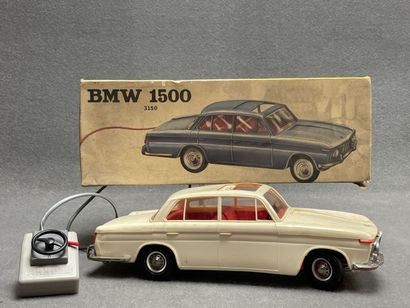 ARNOLD 
Voiture BMW 1500 téléguidée électrique....