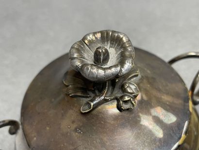 Service à découper en écrin. 
L. :28 cm et...