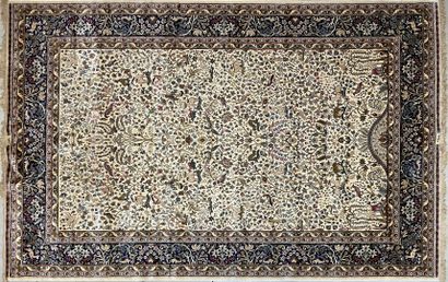 Tapis mécanique en viscose imitation soie...