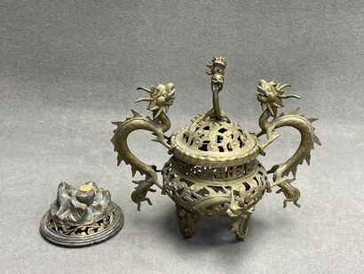 Brule-parfum en bronze à décor de dragons
H....