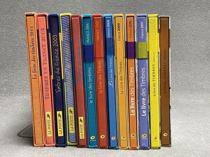 La Poste. 
Le livres des timbres. Avec timbres
Treize...