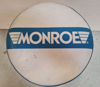 Tabouret de bar marqué Monroe 
H: 84 cm