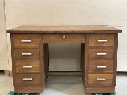 Bureau des années 50
77 x 126 x 71 cm.