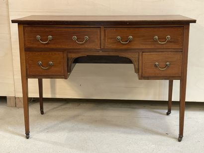 Bureau anglais
82 x 115 x 53 cm.