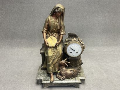 Pendule en régule sur socle en marbre fin...