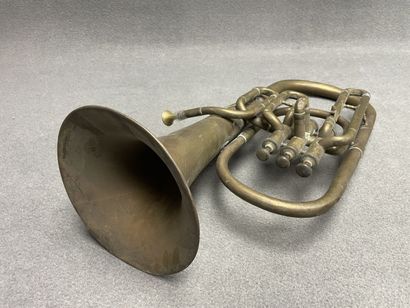 Euphonium. Instrument cuivre
L. :50 cm. ...