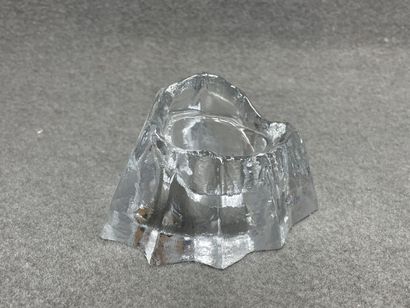 Lot comprenant: 
Vide poche en verre, bougeoir...