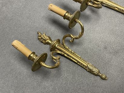 Deux paire d'appliques à deux lumières une...
