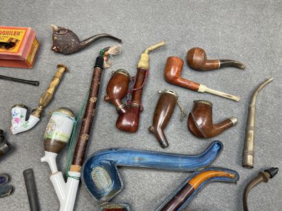 Collections de pipes en bois, en écume de...