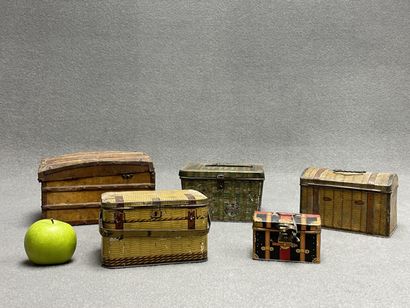 Collection de 5 boites en fer publicitaires...