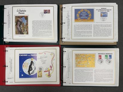 Editions CEF. 
Quatre classeurs de feuillets...