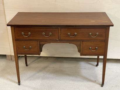 Bureau anglais
82 x 115 x 53 cm.