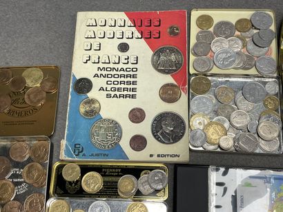 Collection de monnaies et billets de banque...