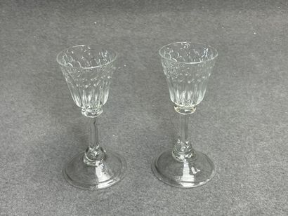 Paire de verres à pied XVIII°
H: 13 cm