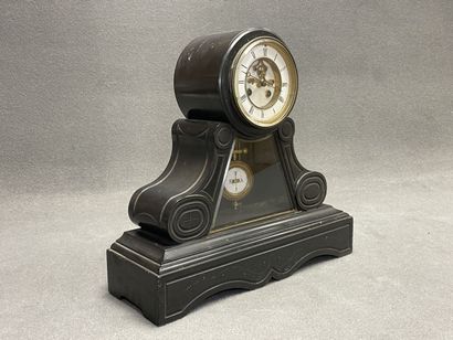Pendule borne en marbre noir fin XIX°
42.5...