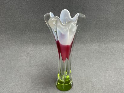 Grand vase en verre épais vert, rose, blanc...