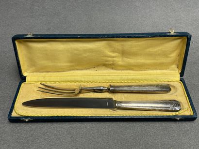 Service à découper en écrin. 
L. :28 cm et...