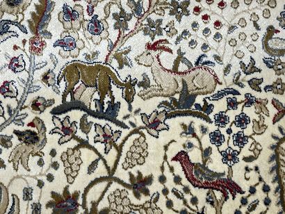 Tapis mécanique en viscose imitation soie...