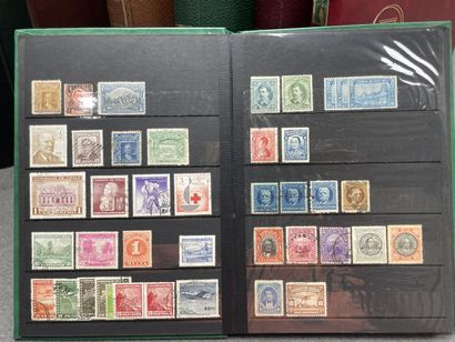 Collection de 12 albums de timbres oblitérés,...
