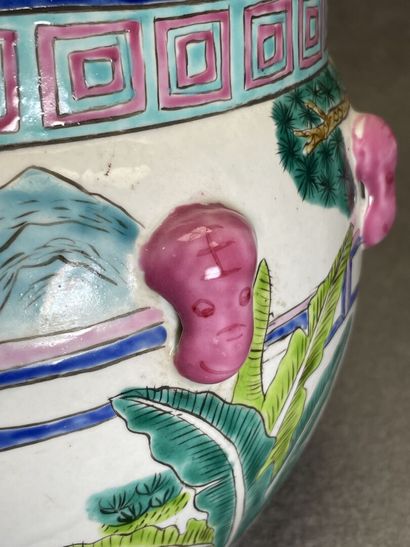 Cache pot en porcelaine de Chine XX°
H. :16...
