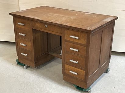 Bureau des années 50
77 x 126 x 71 cm.
