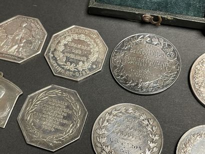 Ensemble de 14 Médailles en argent
2 plaques,...