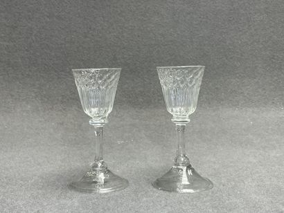 Paire de verres à pied XVIII°
H: 13 cm