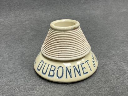 Trois pyrogènes et bougeoir à main. 
H. :...