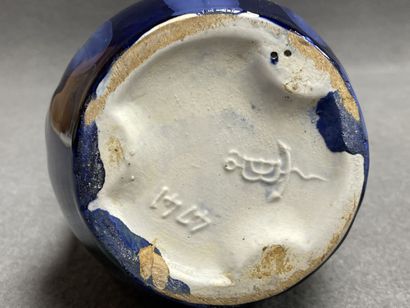 FIVES LILLE: Garniture de cheminée en grès...