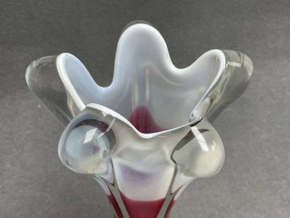 Grand vase en verre épais vert, rose, blanc...
