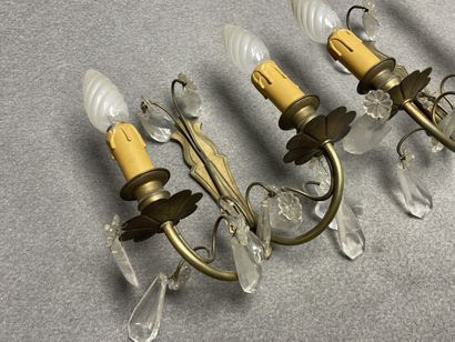 Deux paire d'appliques à deux lumières une...