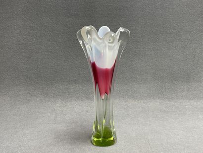 Grand vase en verre épais vert, rose, blanc...