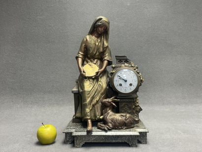 Pendule en régule sur socle en marbre fin...
