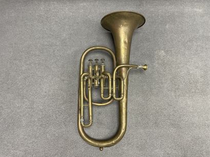 Euphonium. Instrument cuivre
L. :50 cm. ...