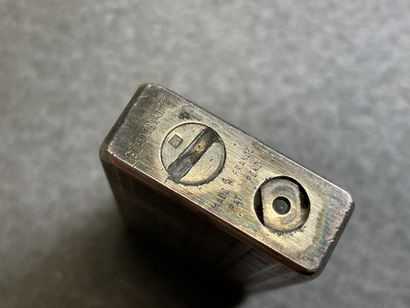 DUPONT
Briquet en métal doré.

On y joint...