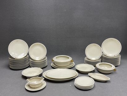 RAYNAUD à Limoges:
Service de table en porcelaine...