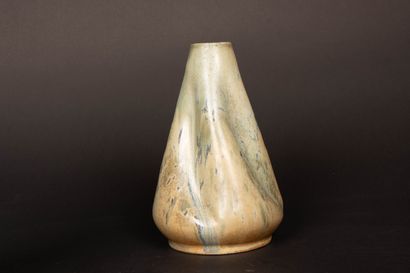 ART NOUVEAU ensemble de trois vases en céramique...